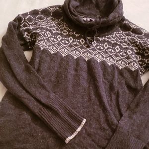 Sweater... with POCKETS!